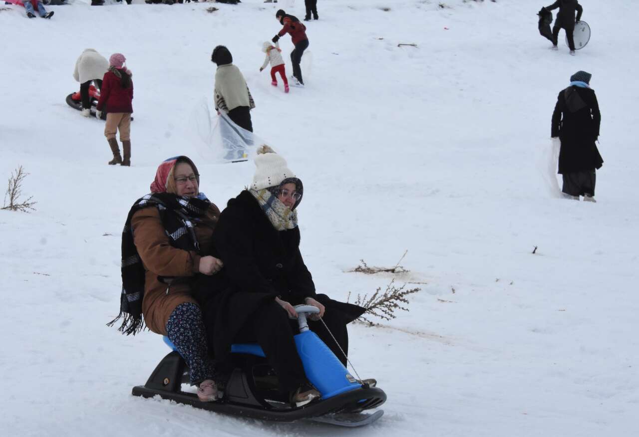 Konya’nın kayak merkezinde hafta sonu yoğunluğu 6